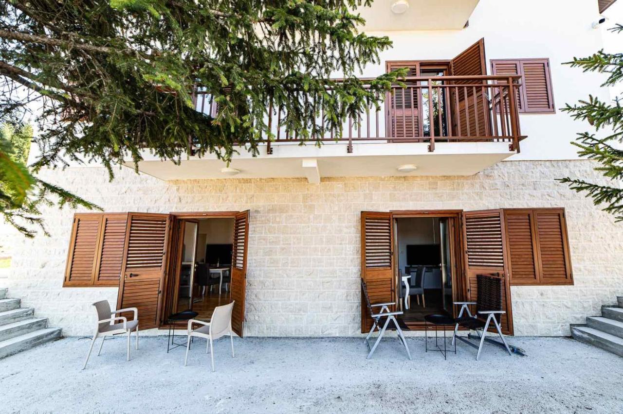 Turisticki Apartmani “Kraljeva Stolica” Žabljak Extérieur photo